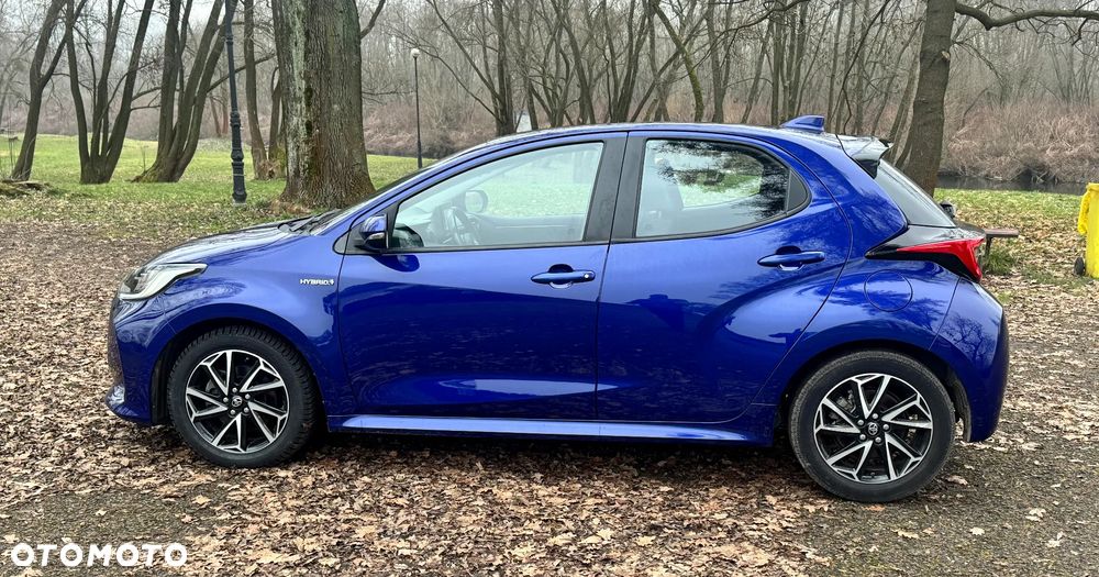 Toyota Yaris Hybrid 100 Premium - 6