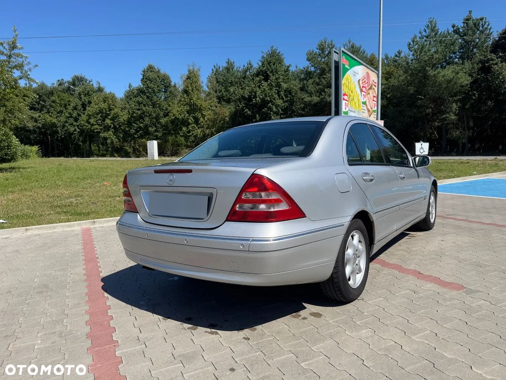 Mercedes-Benz Klasa C 180 T Kompressor Elegance - 2