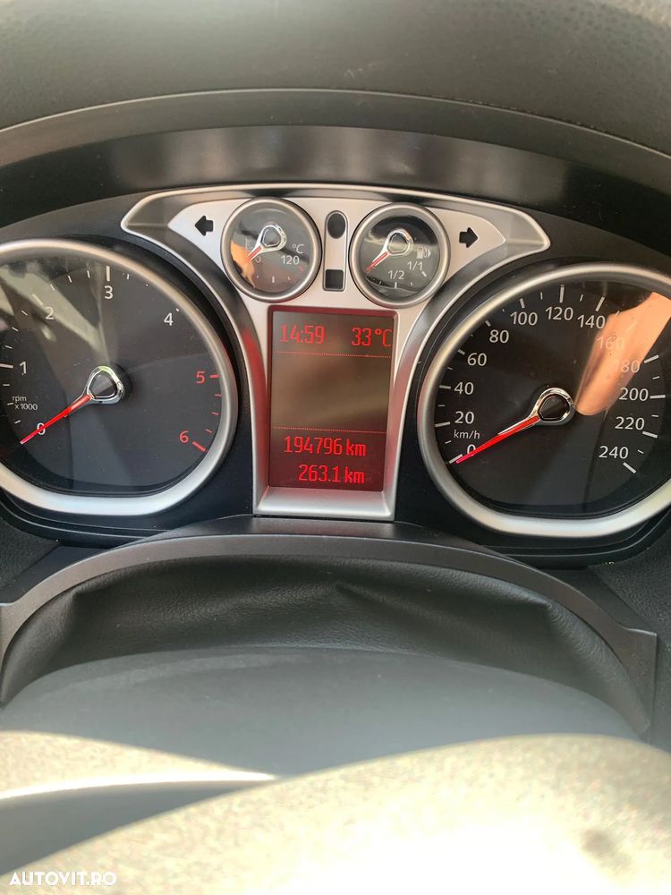 Ford Kuga 2.0 TDCi 4WD Powershift Titanium - 11