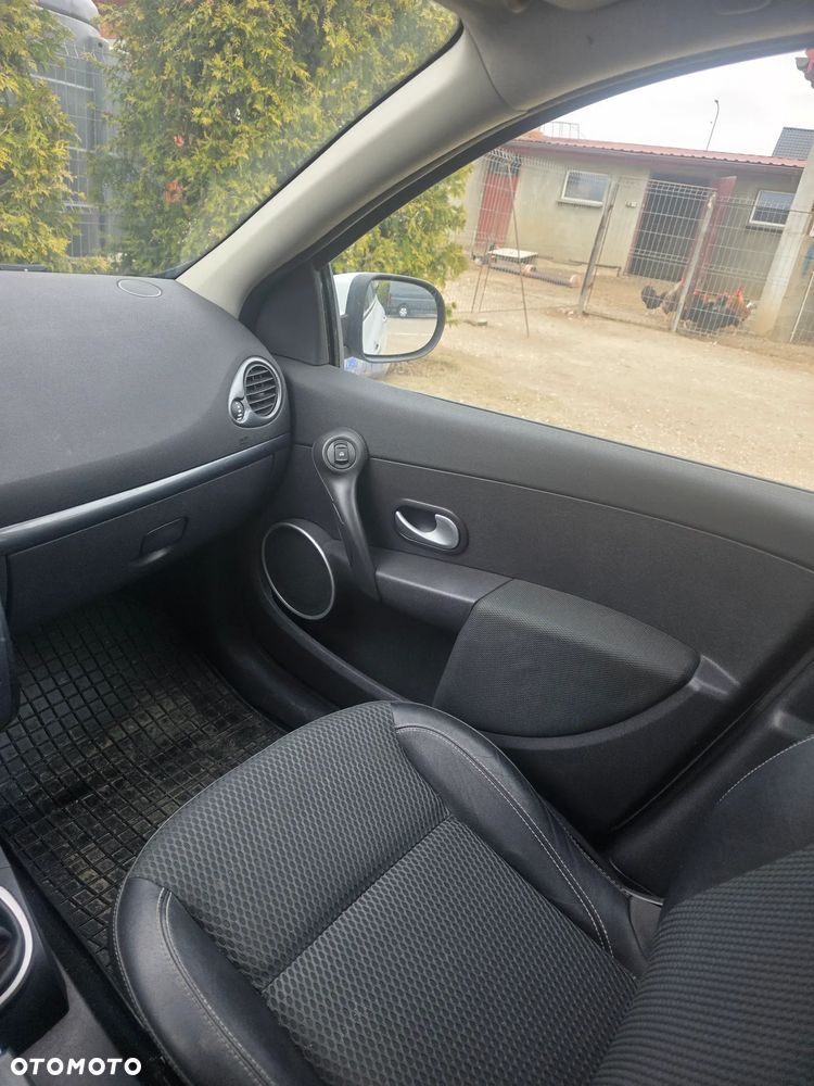 Renault Clio - 12