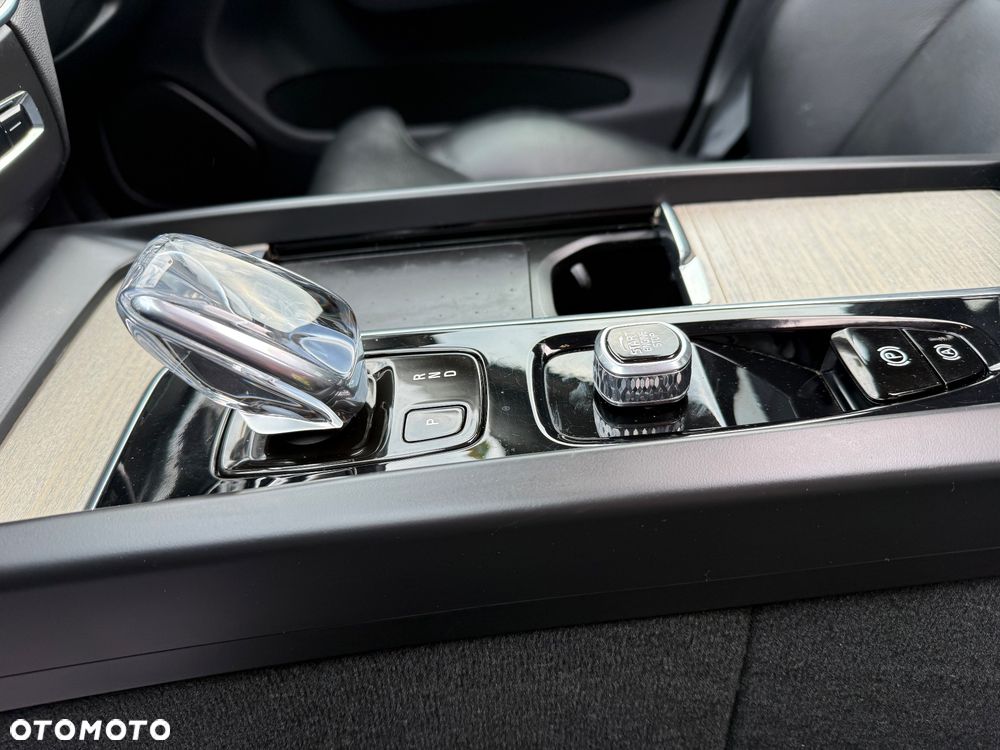 Volvo XC 60 B4 D AWD Geartronic Inscription - 40