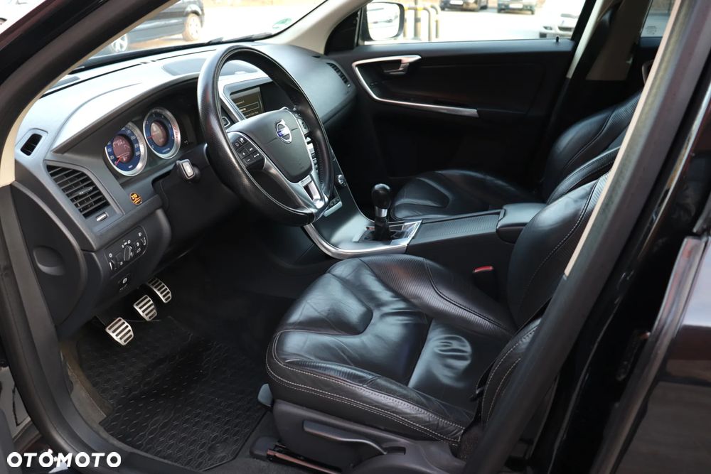 Volvo XC 60 D4 RDesign - 17