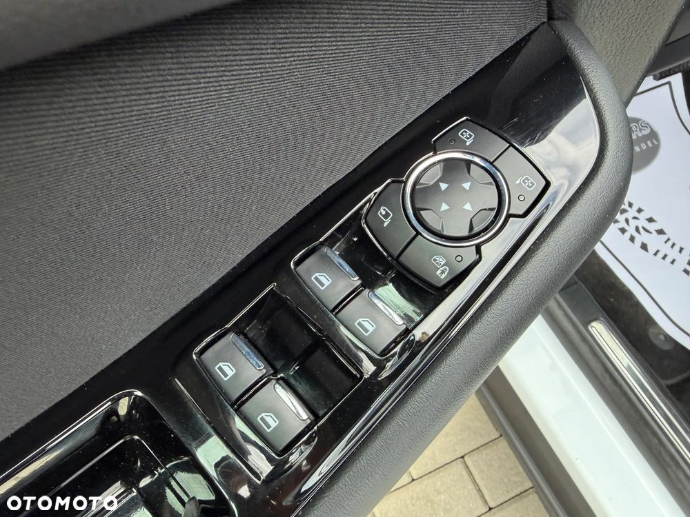 Ford S-Max 2.0 EcoBlue Titanium - 26
