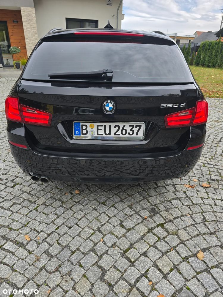 BMW Seria 5 520d - 34