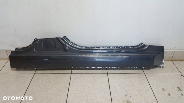 Hyundai ix20 Kia Venga próg prawy