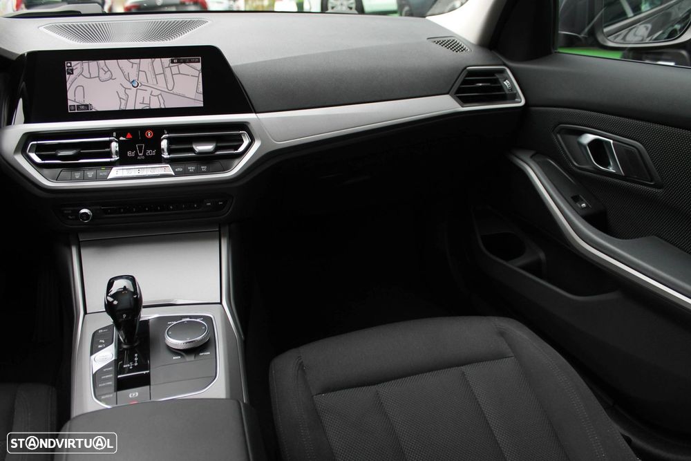 BMW 330 e Touring Auto - 49