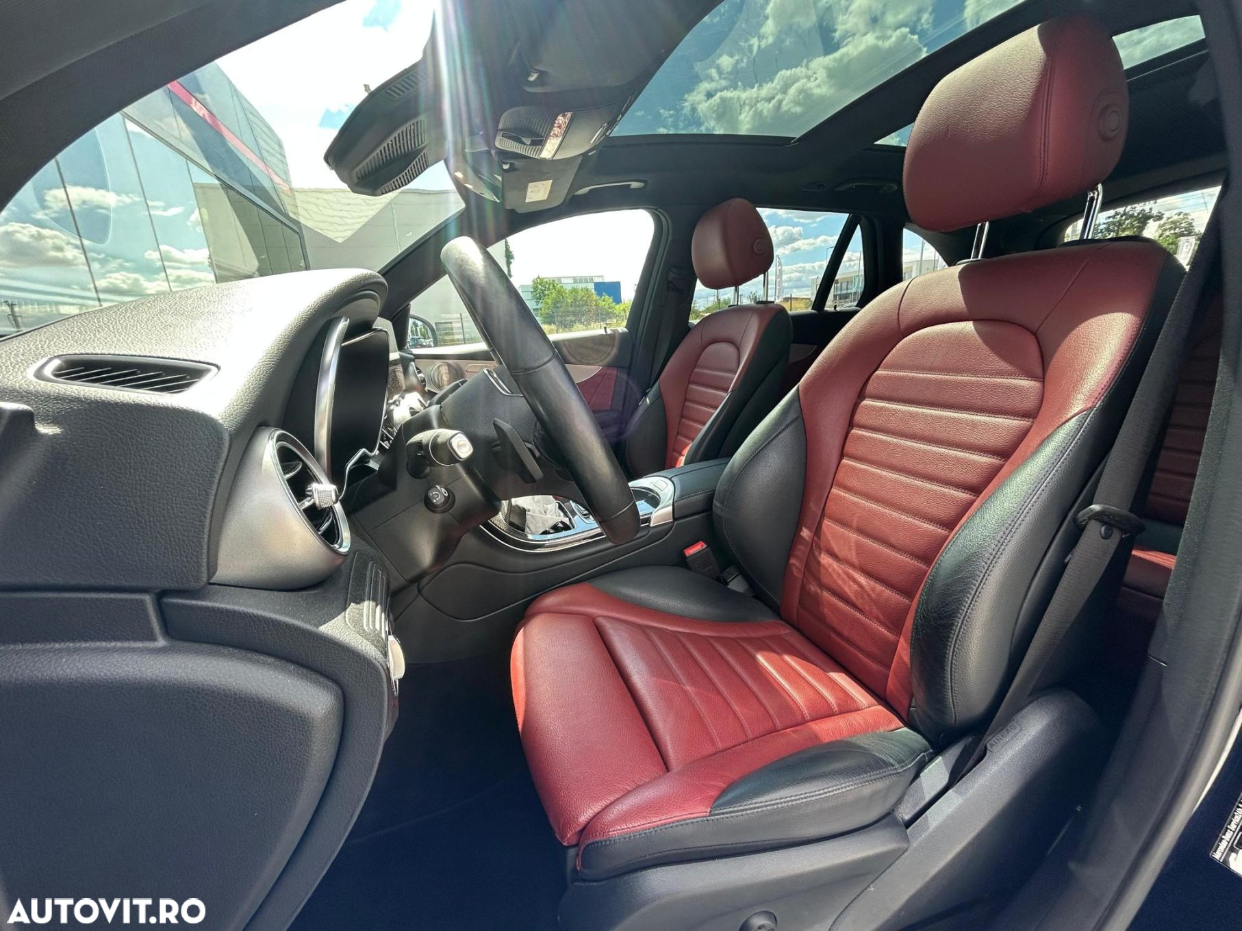 Mercedes-Benz GLC 300 e 4Matic 9G-TRONIC AMG Line - 15