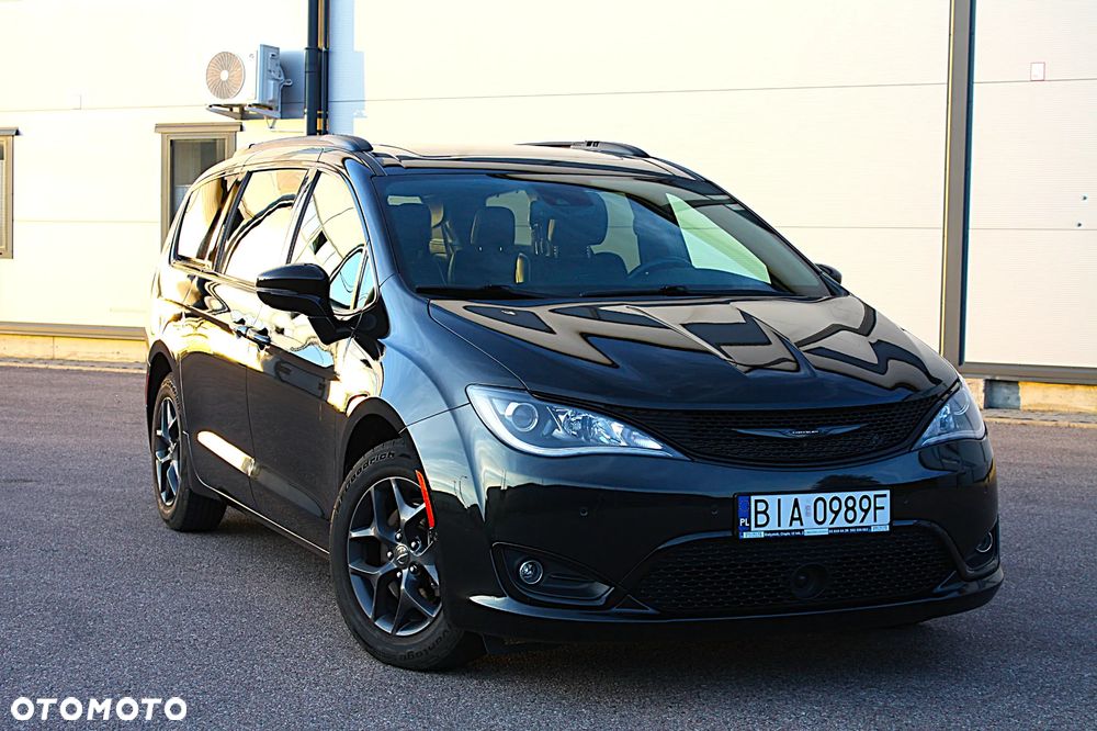 Chrysler Pacifica - 11