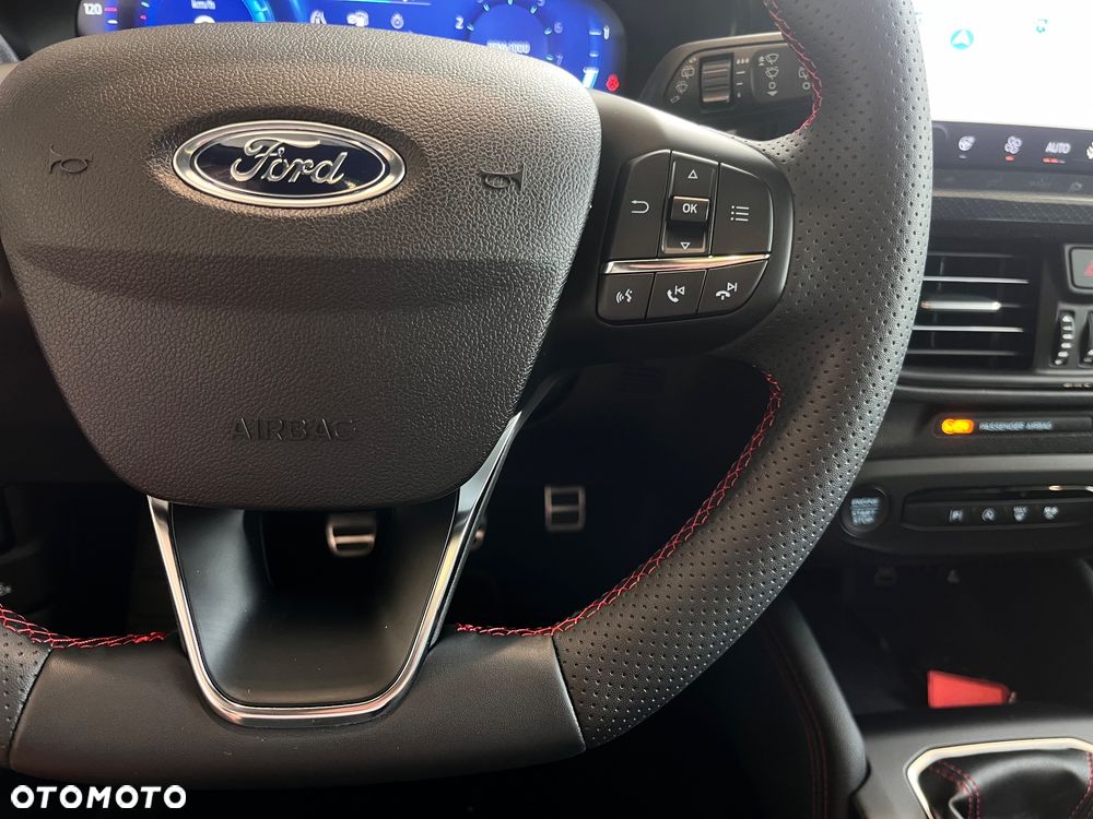 Ford Focus 1.0 EcoBoost Hybrid ST-LINE X - 16