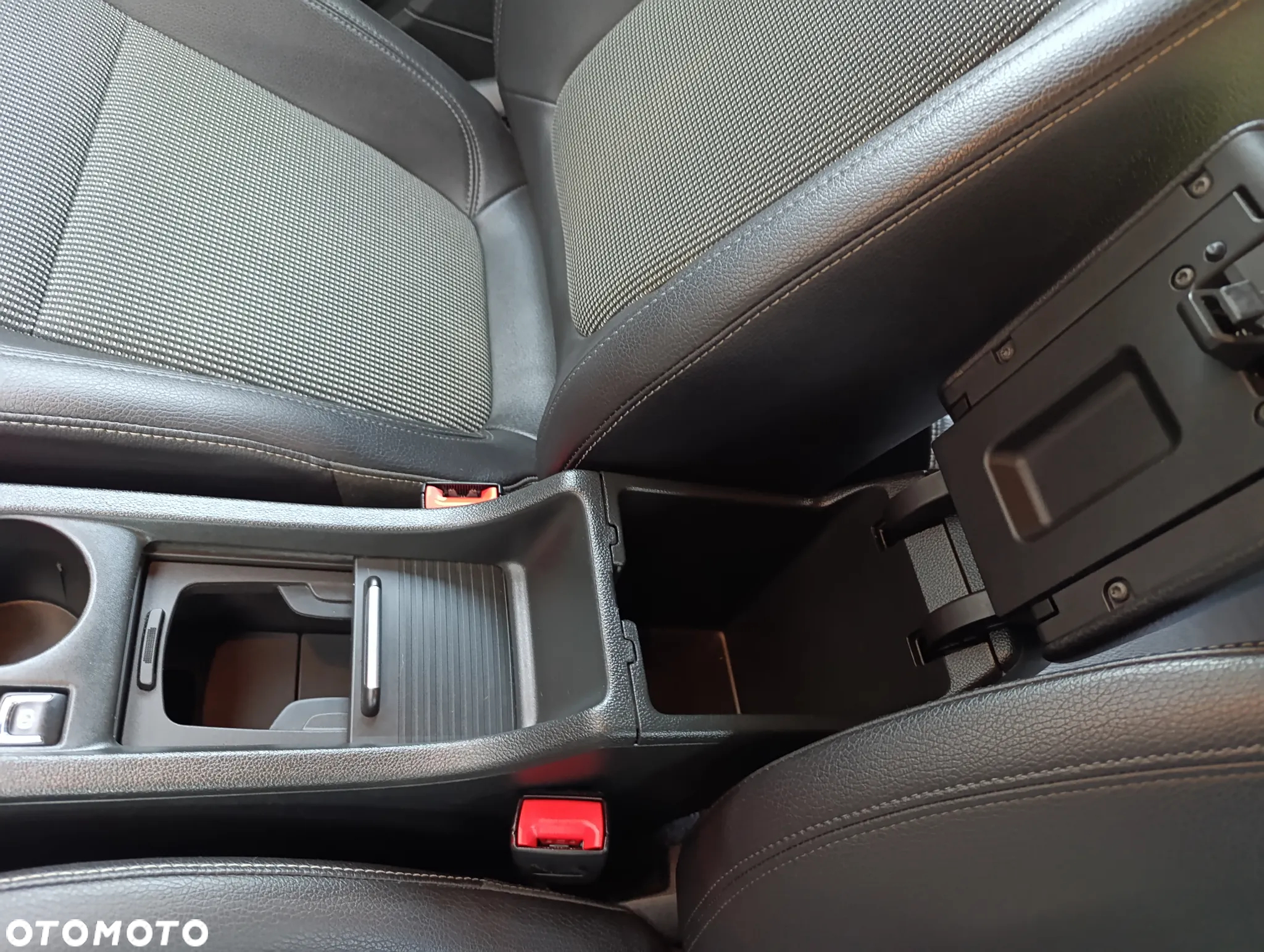 Opel Astra 1.4 Turbo Innovation - 24