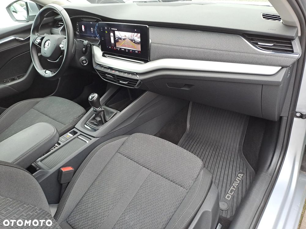 Skoda Octavia 1.5 TSI ACT Style - 10