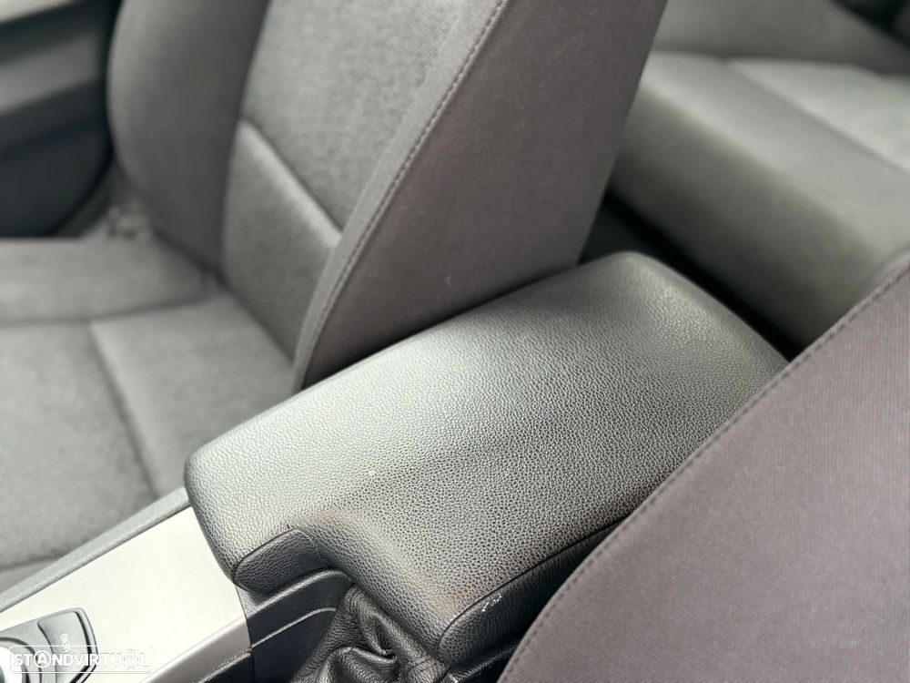 BMW 318 d DPF Edition Sport - 17