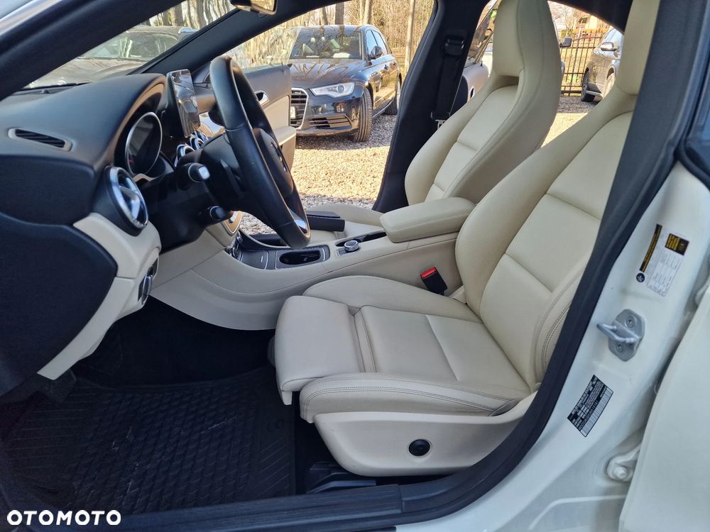 Mercedes-Benz CLA - 27