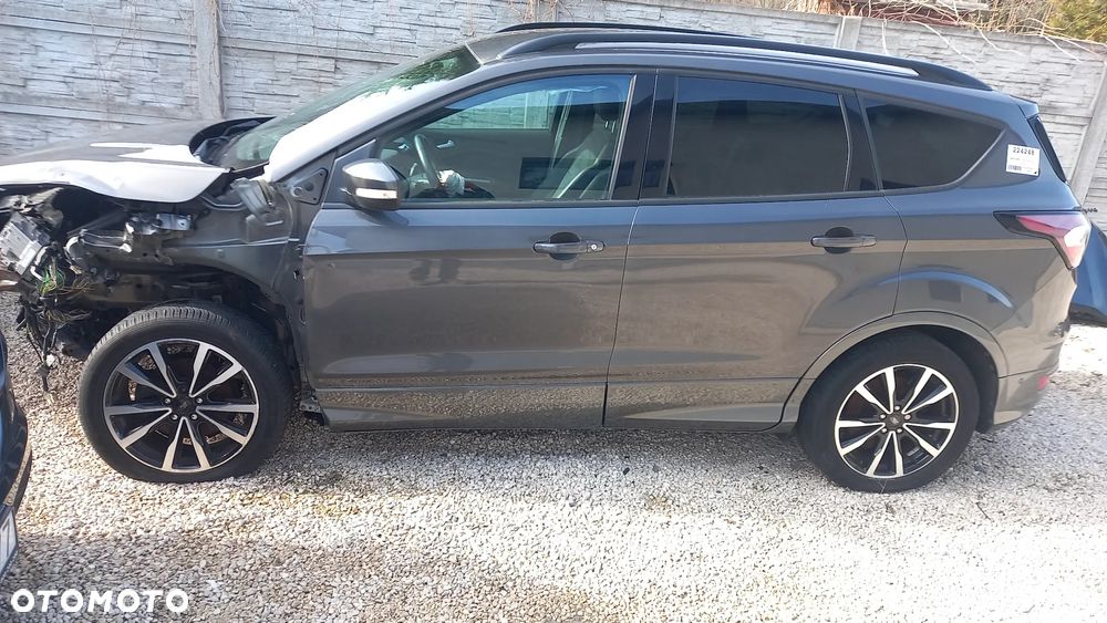 Ford Kuga - 3