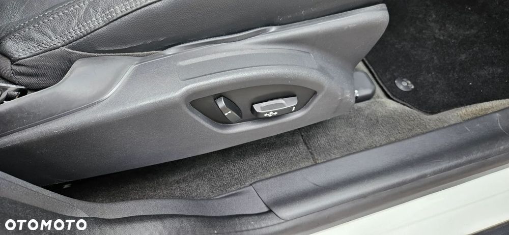 Volvo XC 60 D5 AWD Geartronic Summum - 32