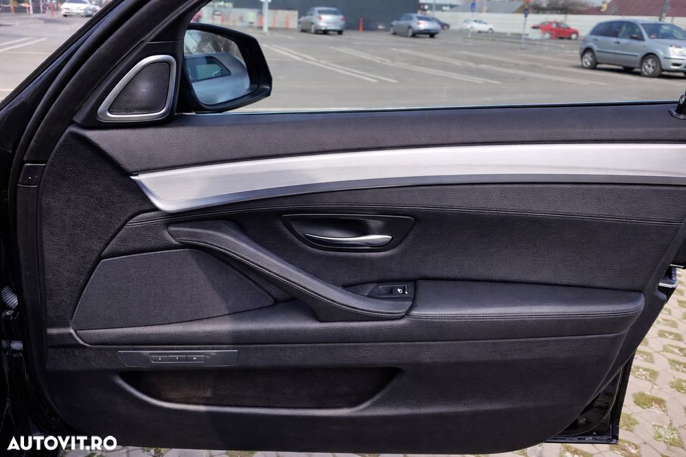 BMW Seria 5 525d Sport-Aut. - 12