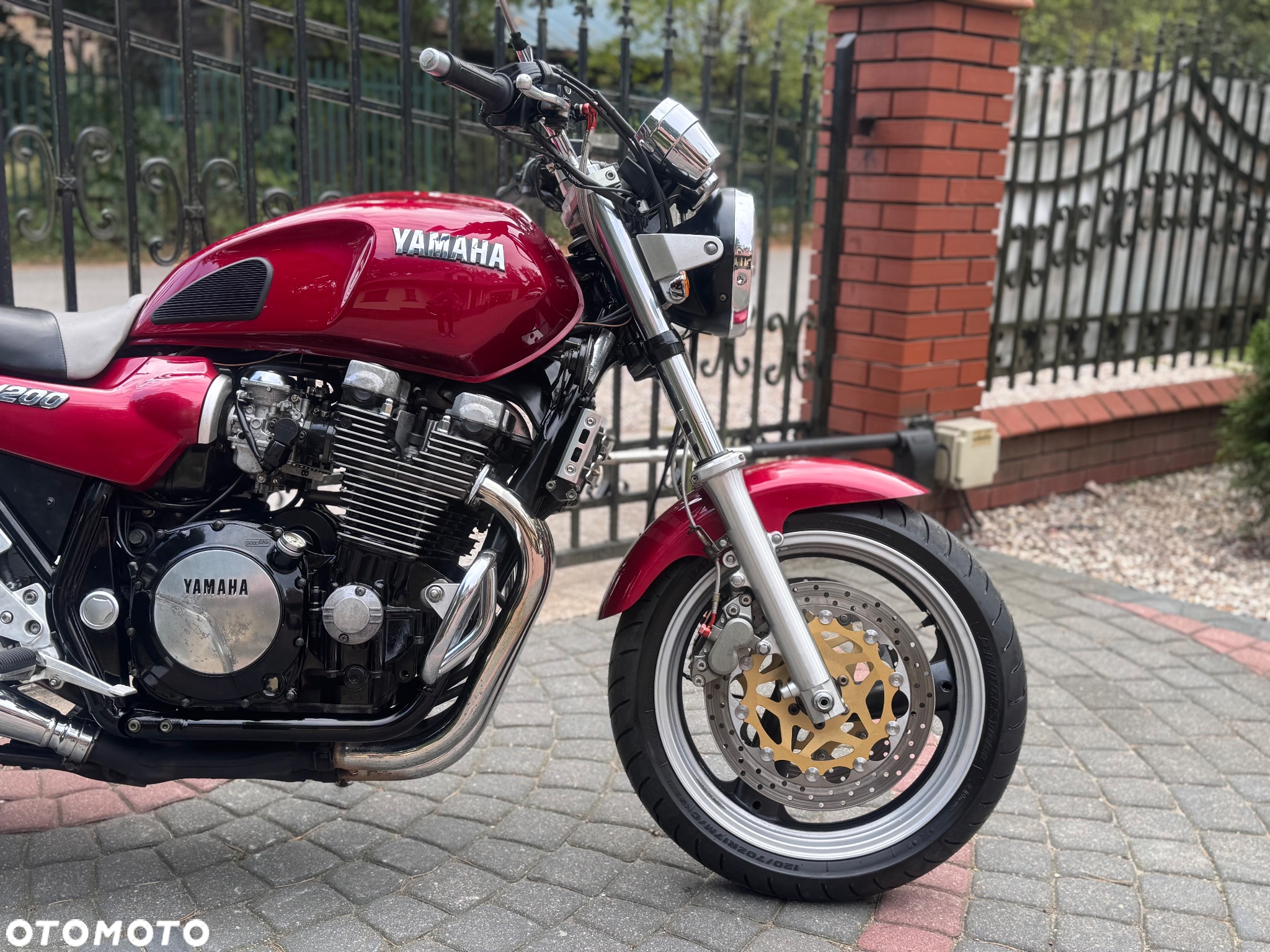 Yamaha XJR - 11