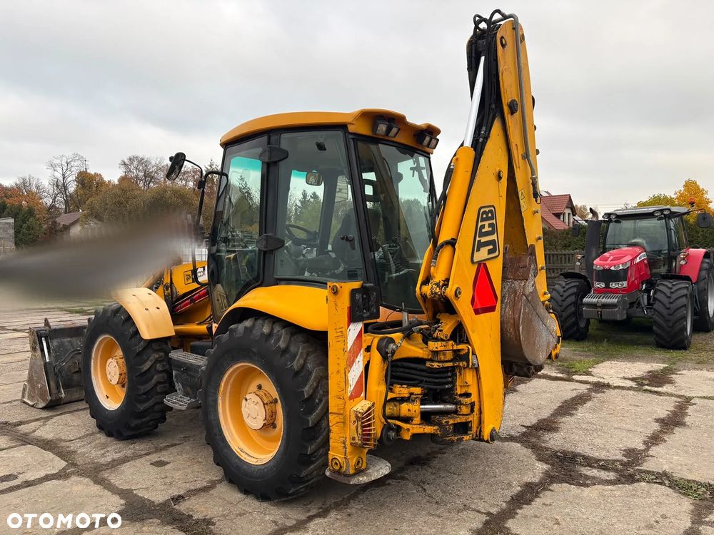 JCB 4CX - 8