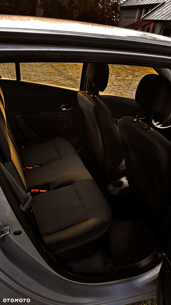 Renault Clio 1.2 16V Authentique - 2
