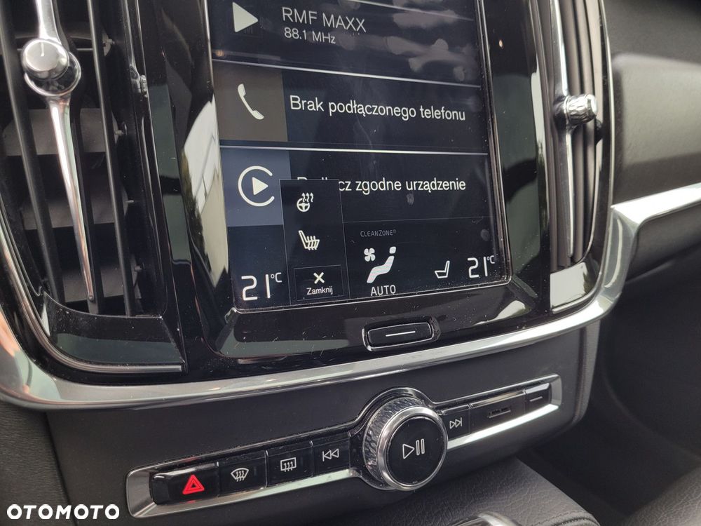 Volvo V90 Cross Country - 13