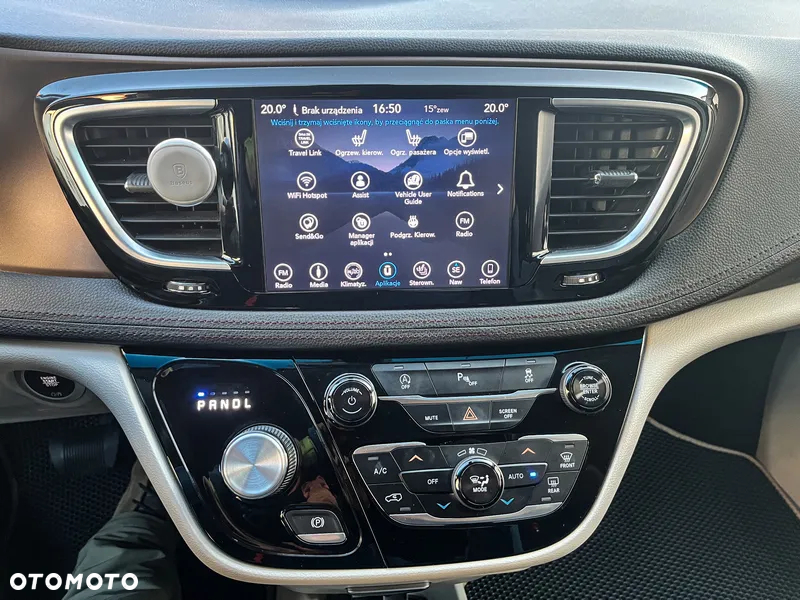 Chrysler Pacifica - 6