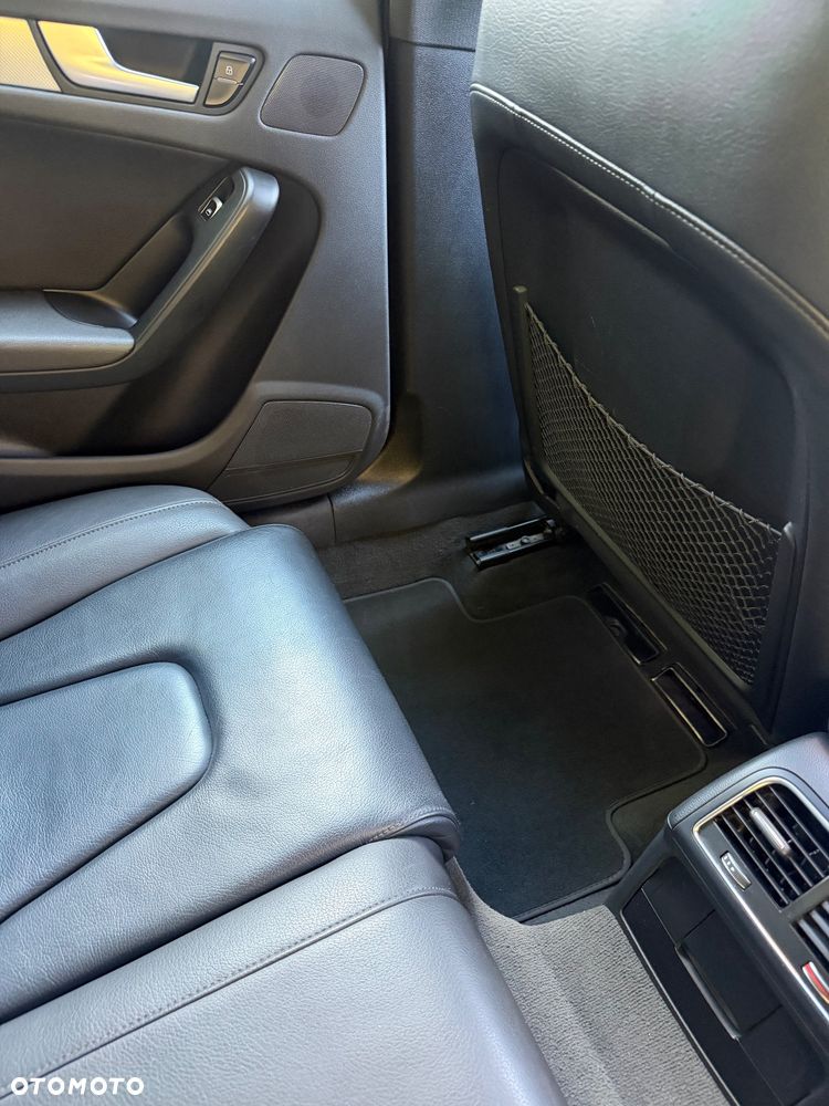 Audi A4 Limousine - 10