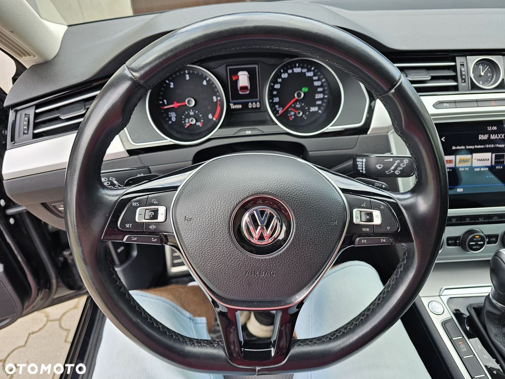 Volkswagen Passat - 19