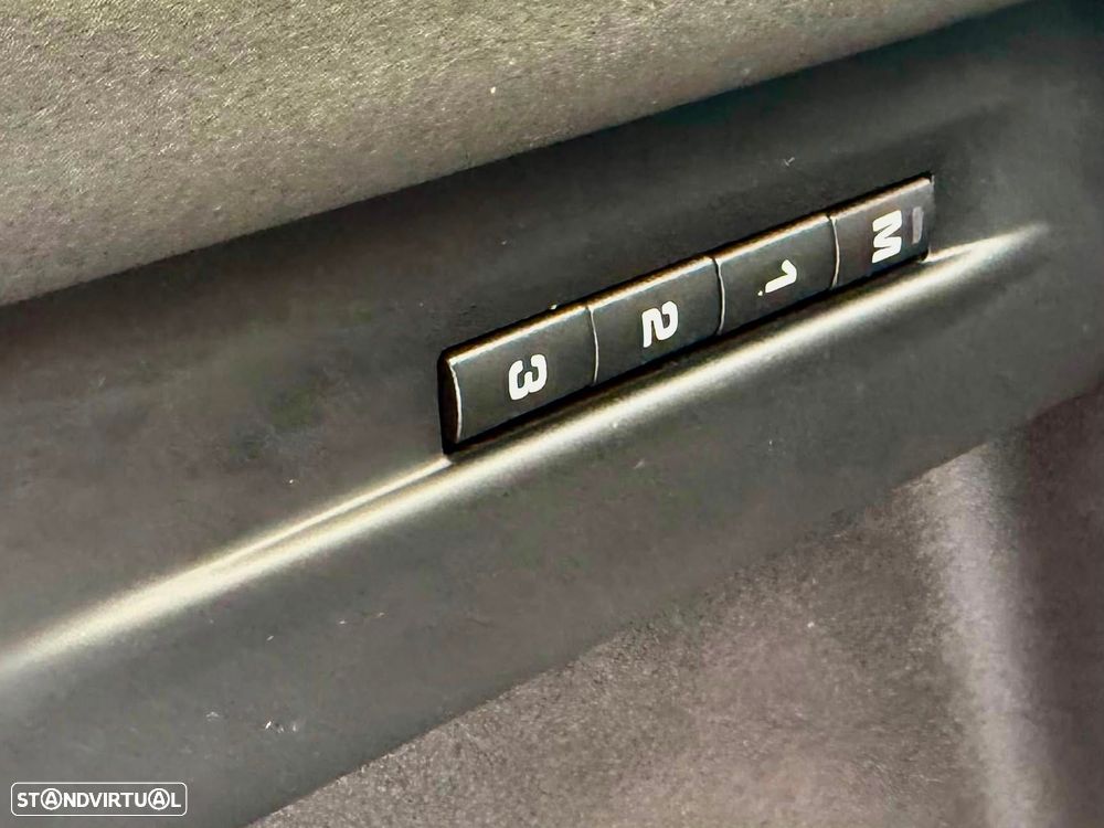 Land Rover Range Rover Evoque 2.0 D240 AWD S Auto - 11