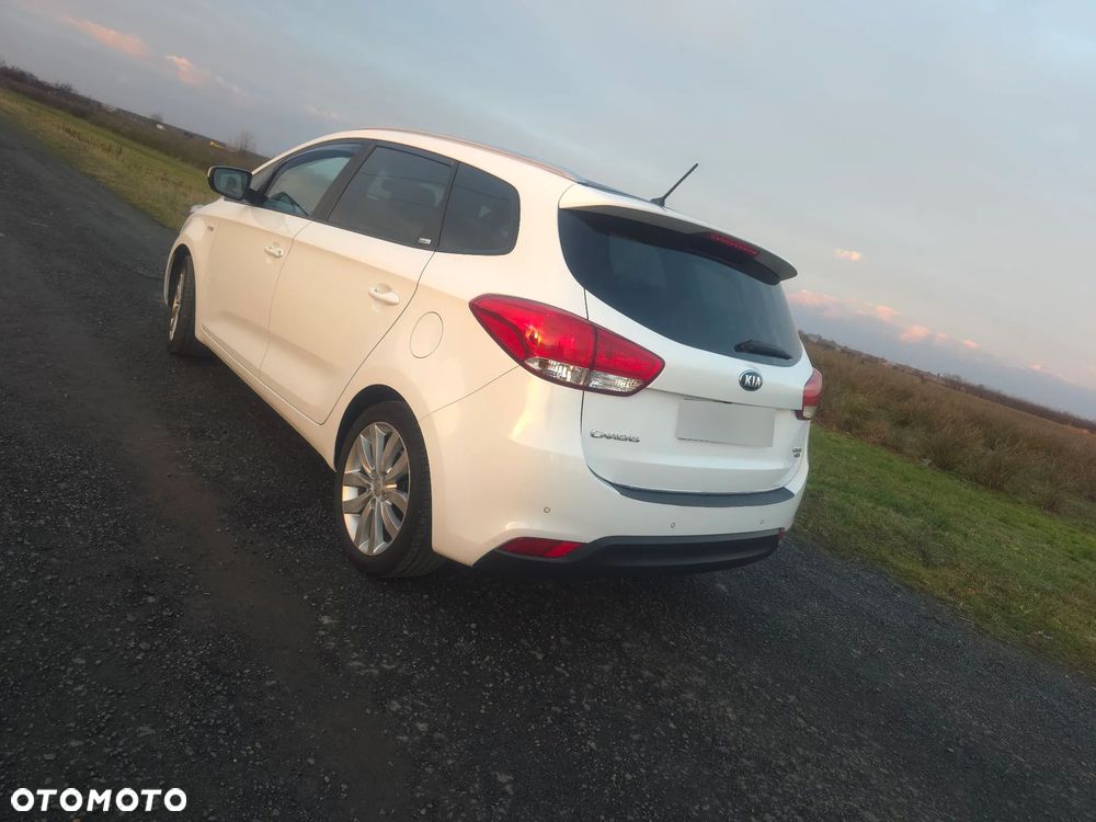 Kia Carens ver-1-7-crdi-xl-7os - 18