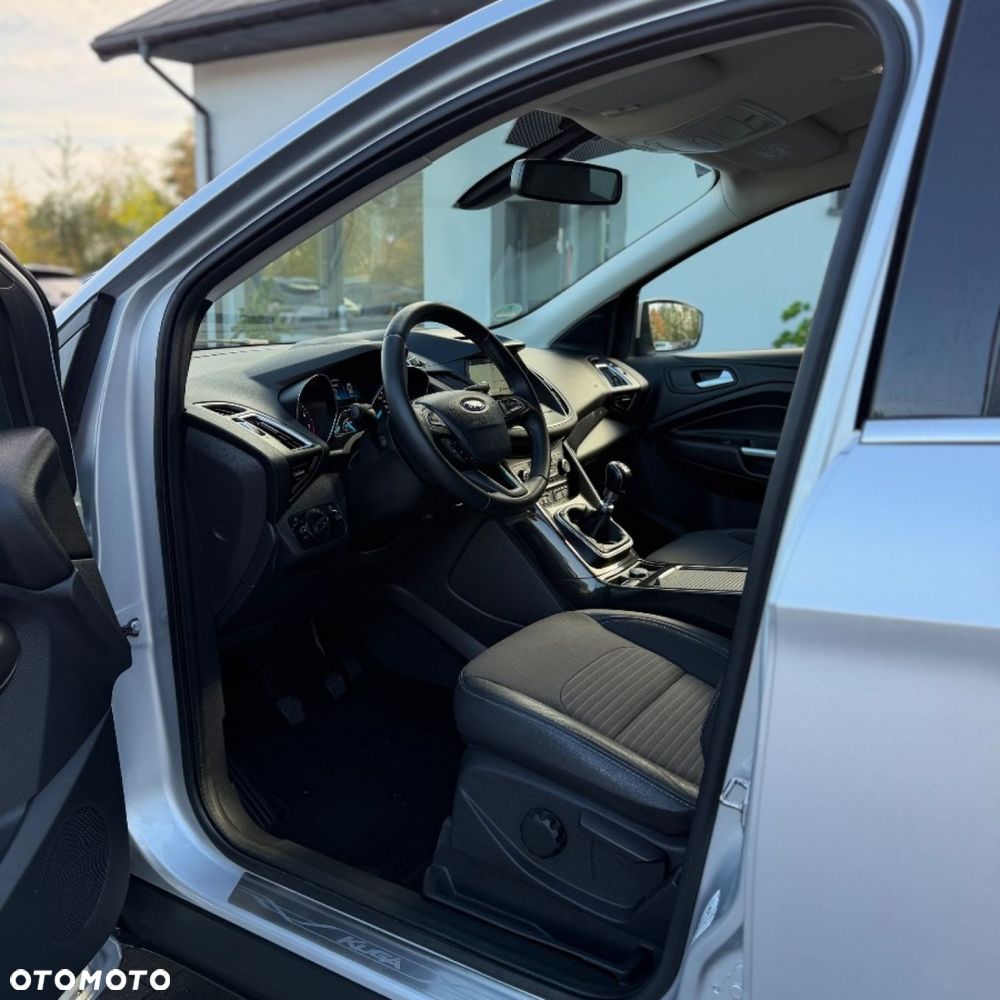 Ford Kuga - 35