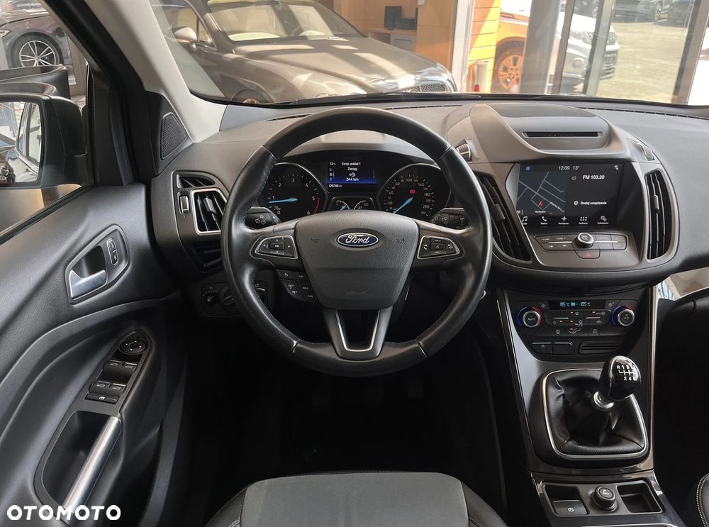 Ford Kuga 2.0 TDCi 2x4 Titanium - 16