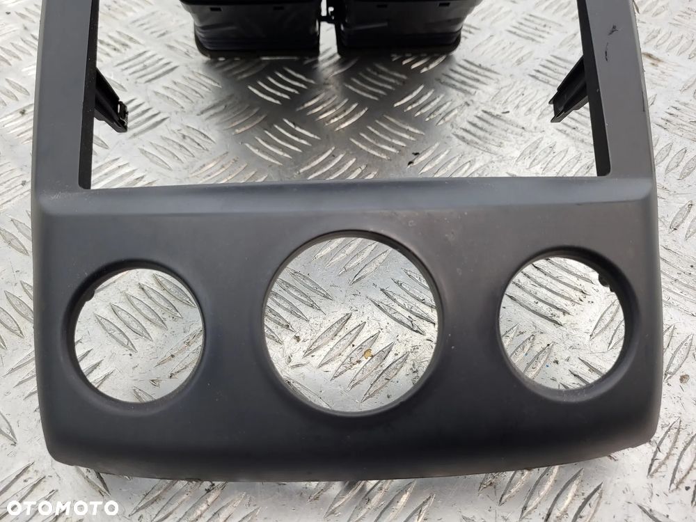 Kia Sportage II Ramka Radia Kratka Nawiewu - 3