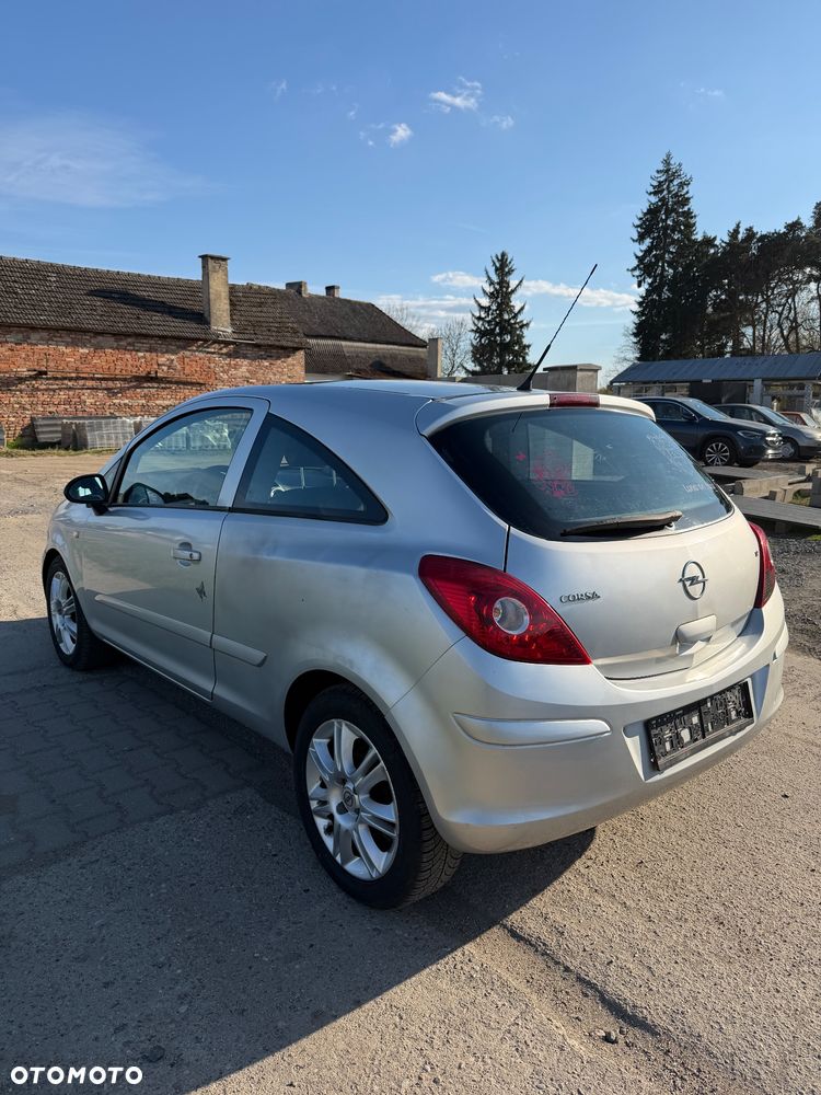 Opel Corsa 1.2 16V - 17