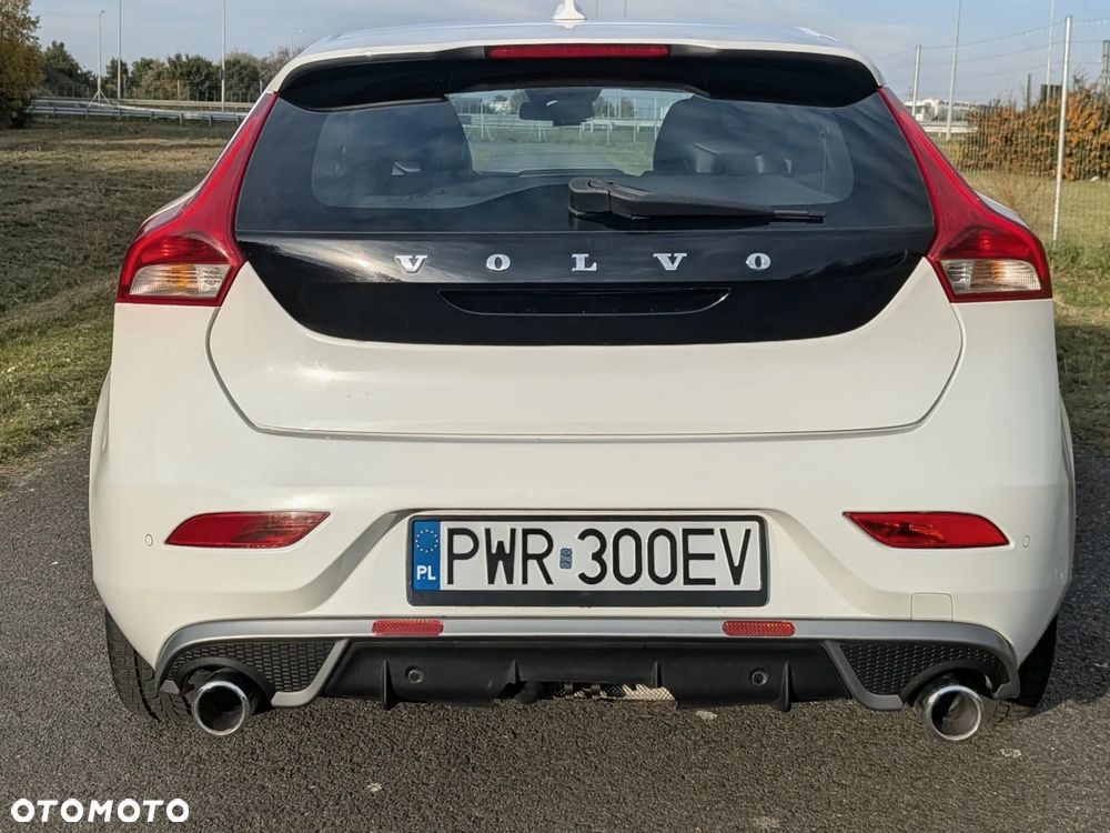 Volvo V40 - 40