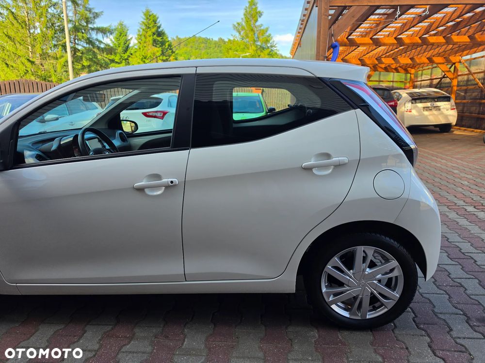Toyota Aygo x-clusiv - 10