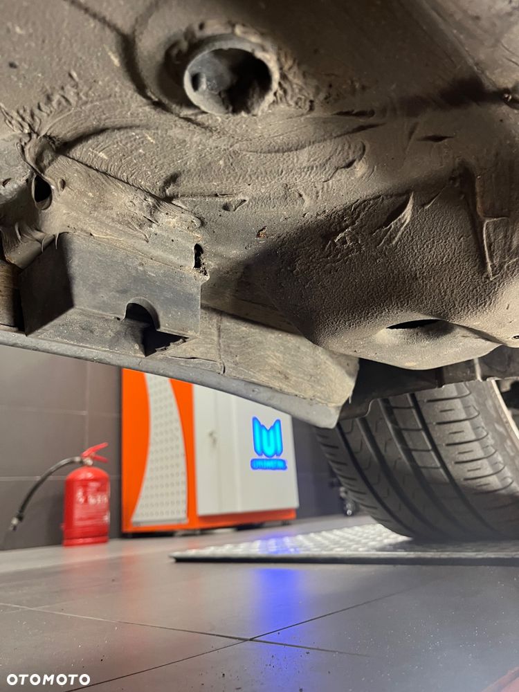 Alfa Romeo Brera 2.4 JTDM 20V DPF Sky View - 30