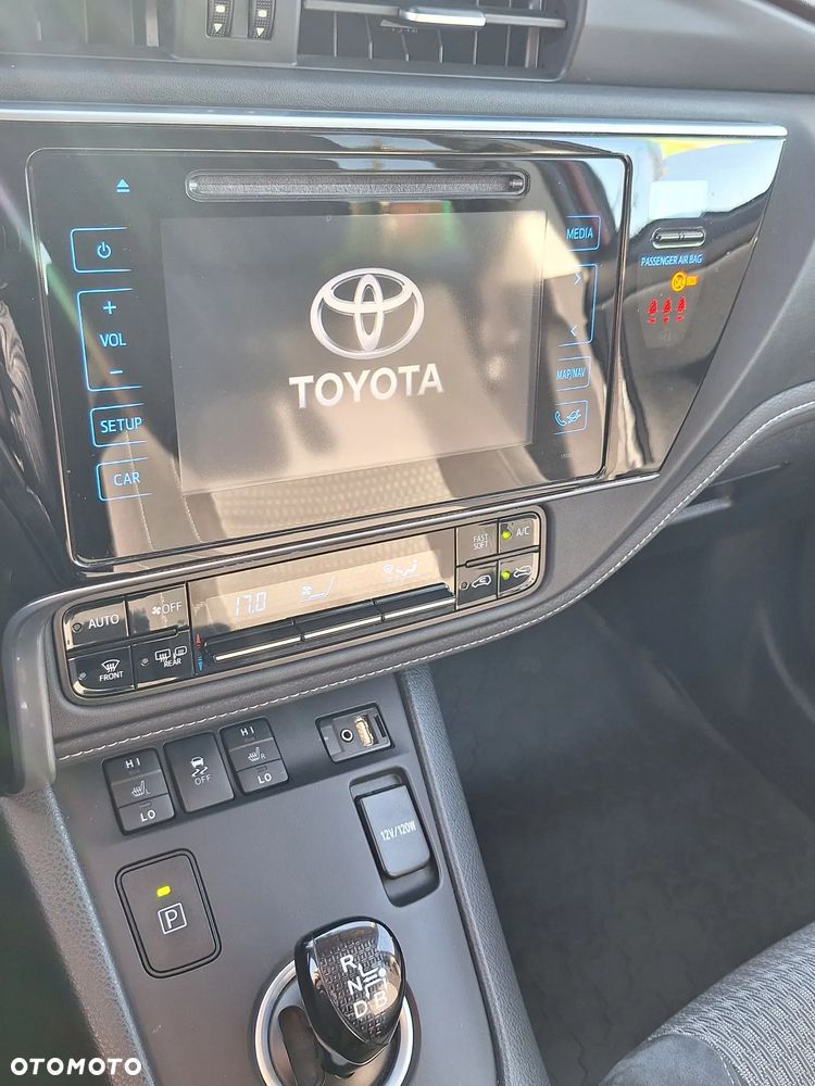 Toyota Auris Hybrid 135 Prestige - 11
