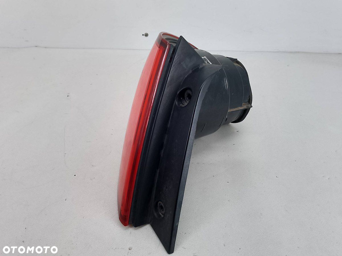 LAMPA TYLNA LEWA SEAT TOLEDO III 5P5945095C  5P5945111A HATCHBACK - 4