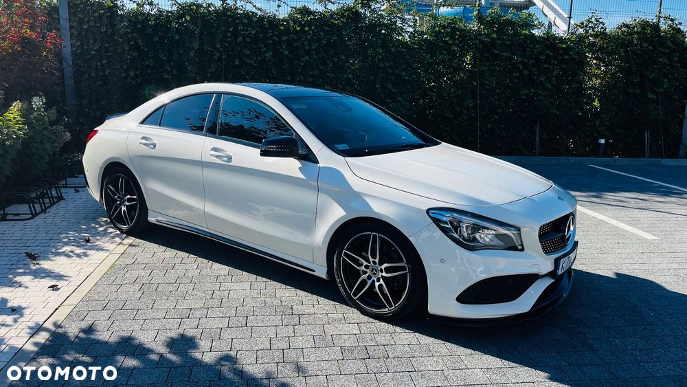 Mercedes-Benz CLA 220 4-Matic AMG Line - 4