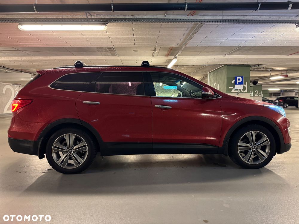 Hyundai Grand Santa Fe - 12