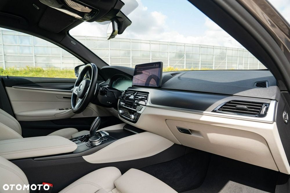 BMW Seria 5 530i xDrive mHEV M Sport sport - 26