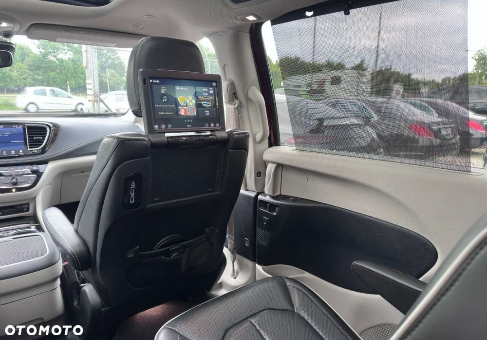 Chrysler Pacifica - 21