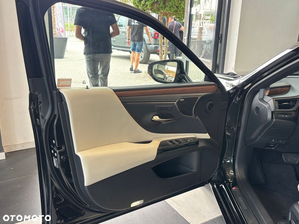 Lexus ES - 8