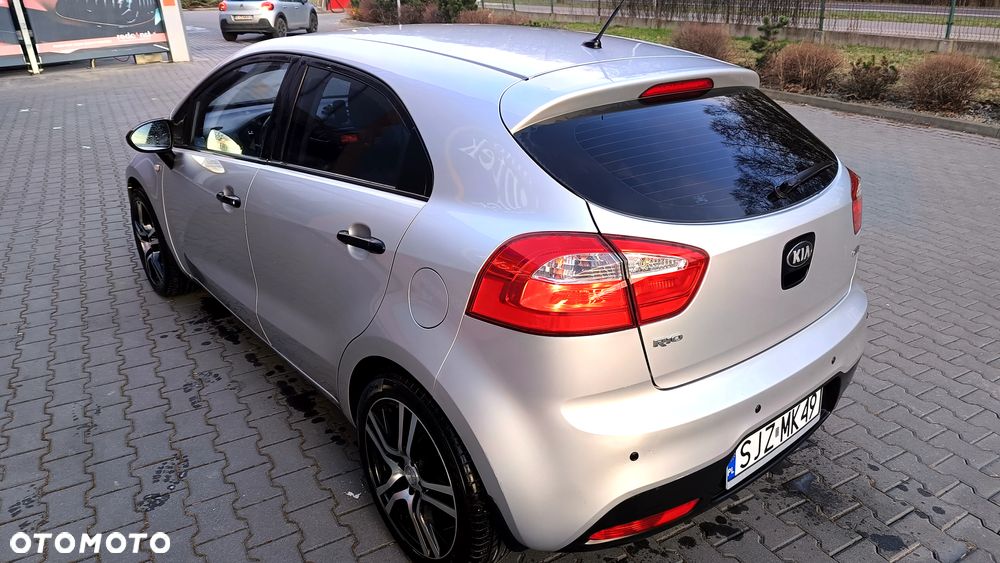 Kia Rio 1.1 crdi L - 17