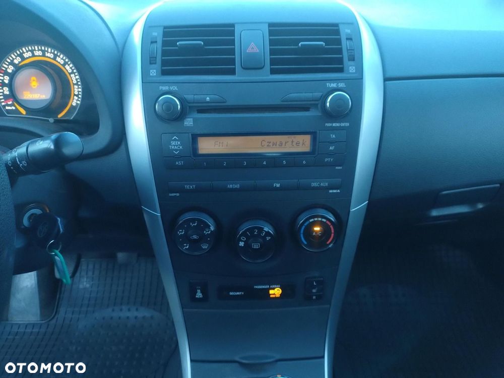 Toyota Corolla 1.4 D-4D Active - 17