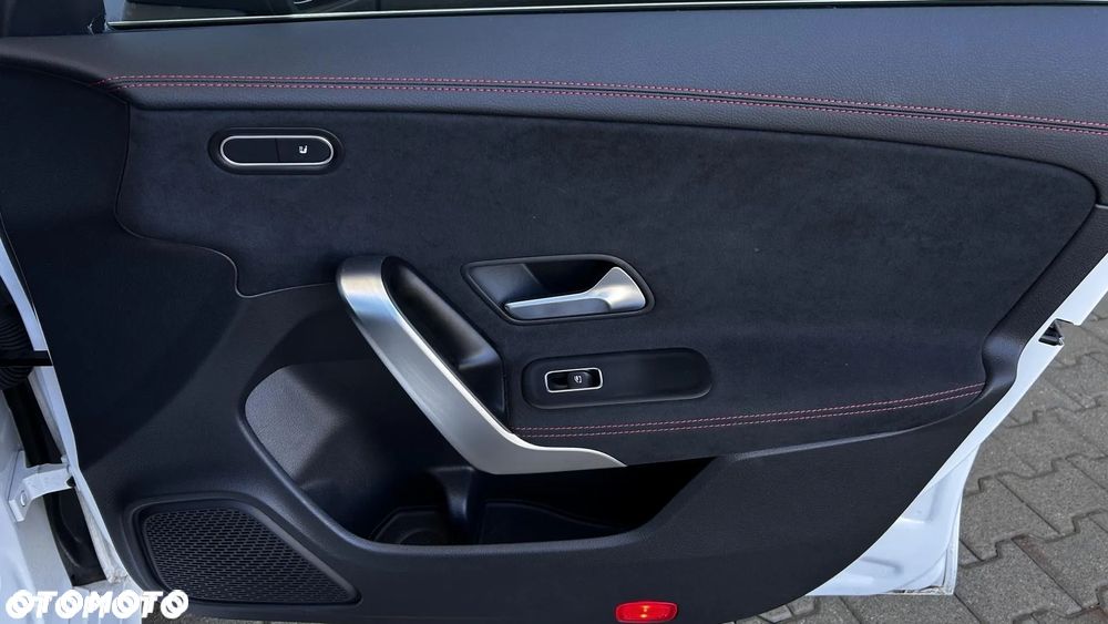 Mercedes-Benz CLA 200 AMG Line 7G-DCT - 12