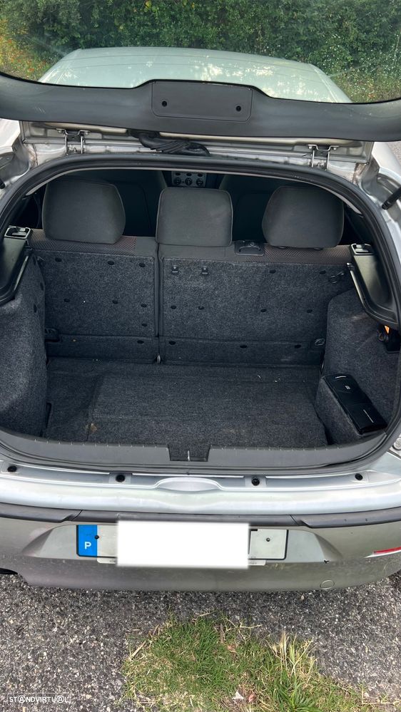 Alfa Romeo 147 1.9 JTD 16V Progression - 4