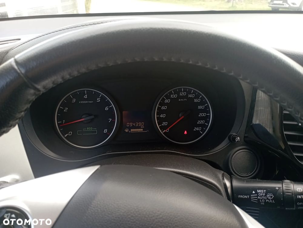 Mitsubishi Outlander 2.0 Invite + 2WD - 10