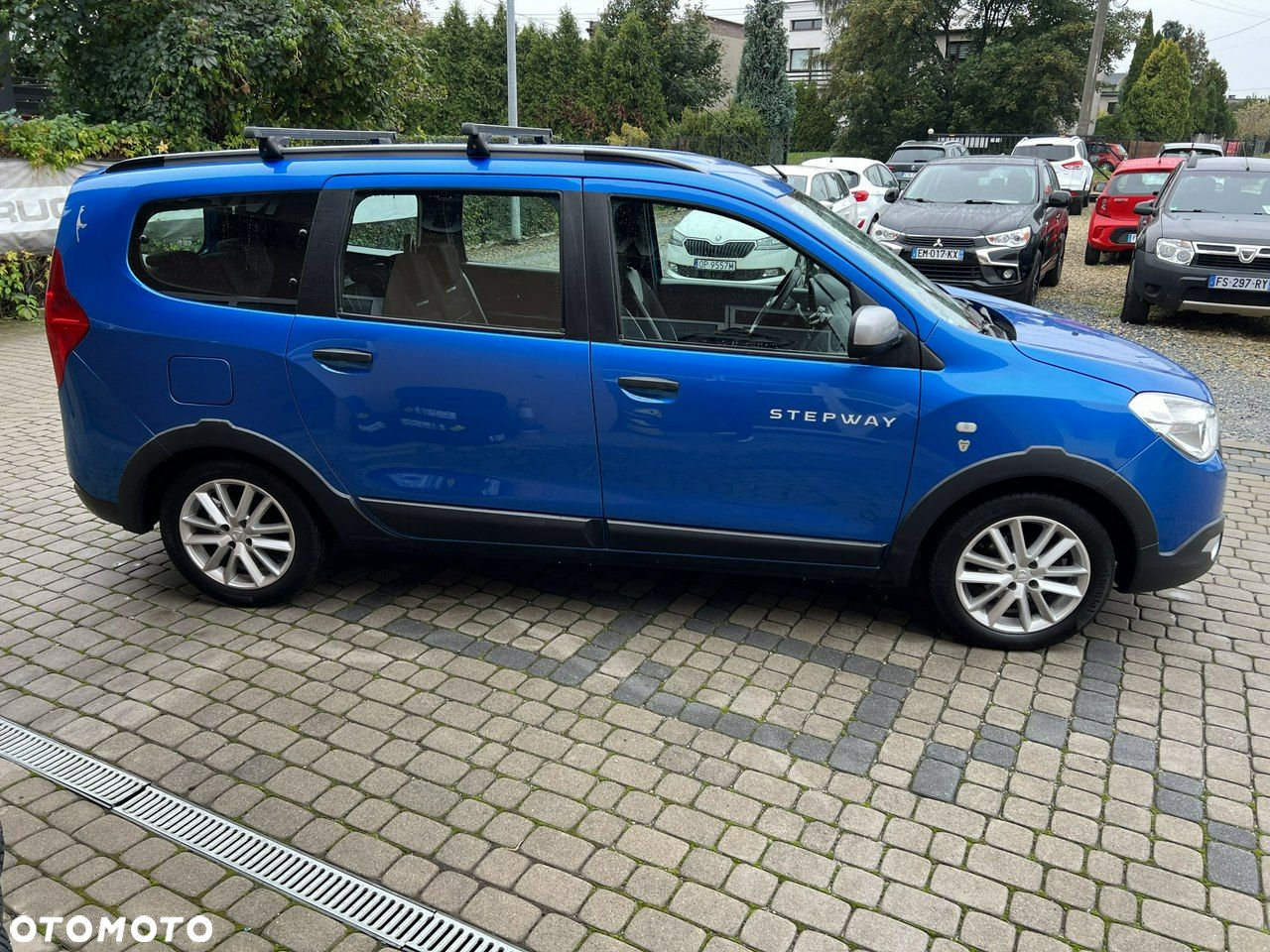Dacia Lodgy 1.6 SCe Stepway S&S - 4