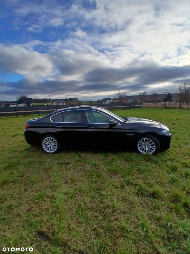 BMW Seria 5 525d xDrive Luxury Line - 17